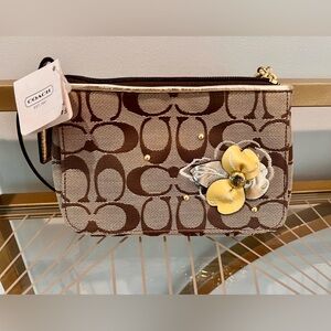 NWT Coach Floral Applique Wristlet